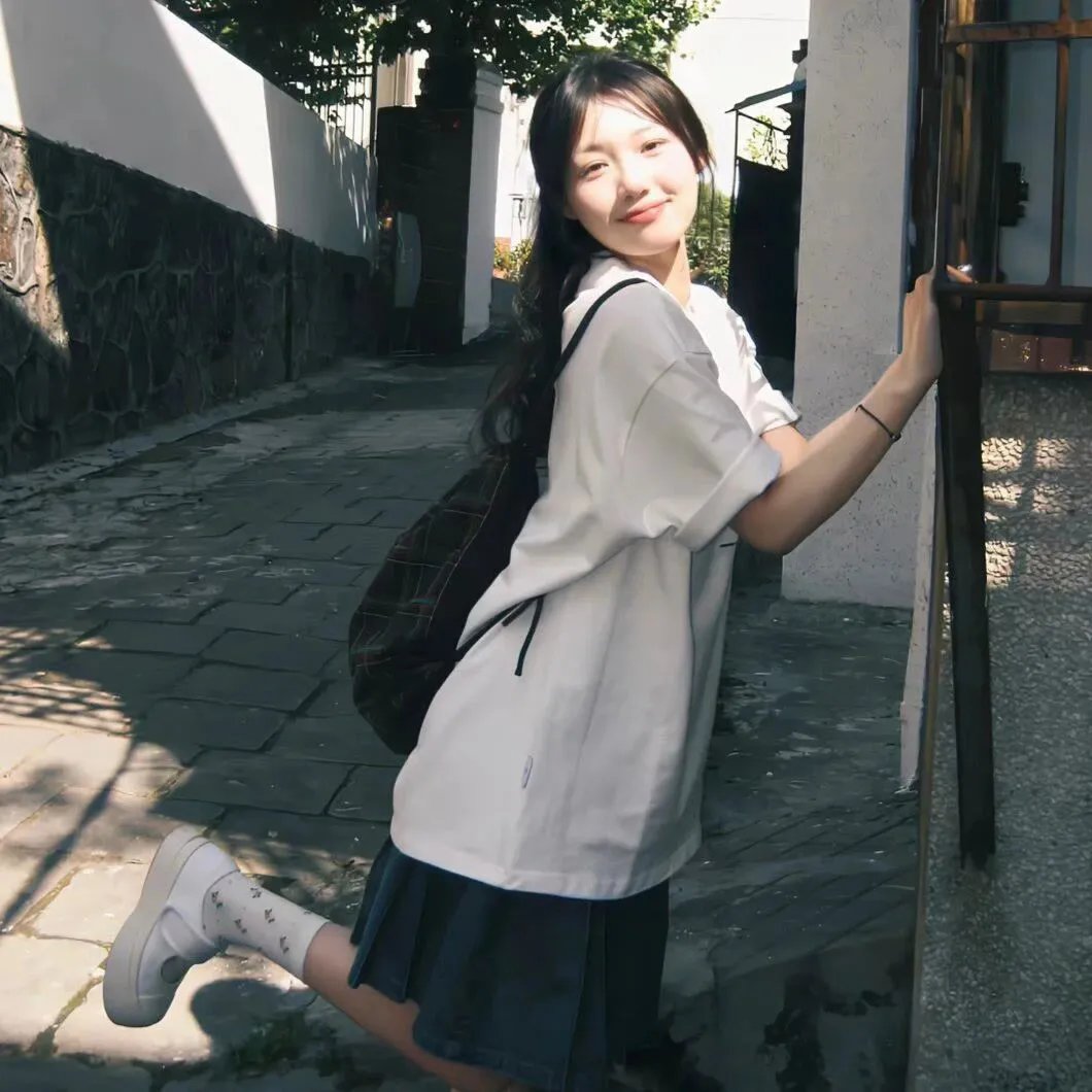 薇薇一笑很倾城